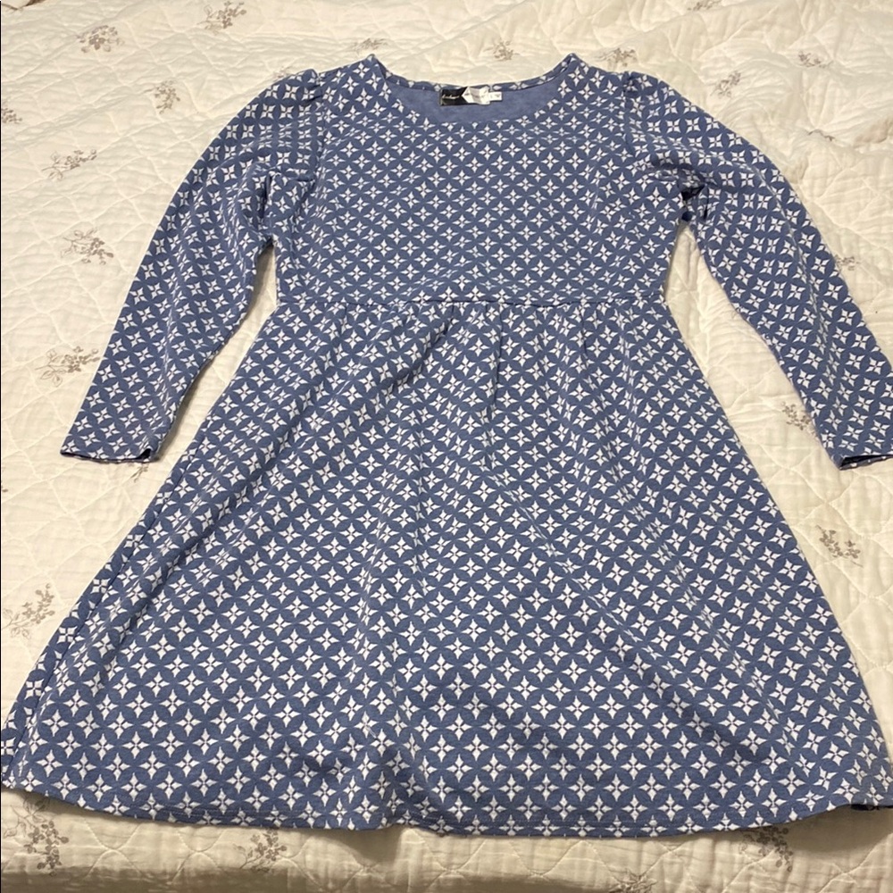 Elegant Blue and White Patterned Dress